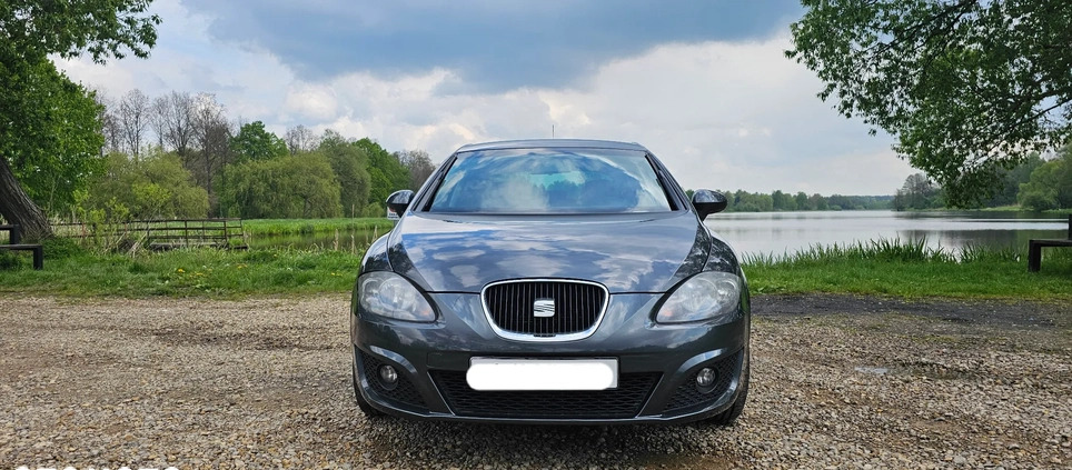 Seat Leon cena 18900 przebieg: 185350, rok produkcji 2011 z Poręba małe 352